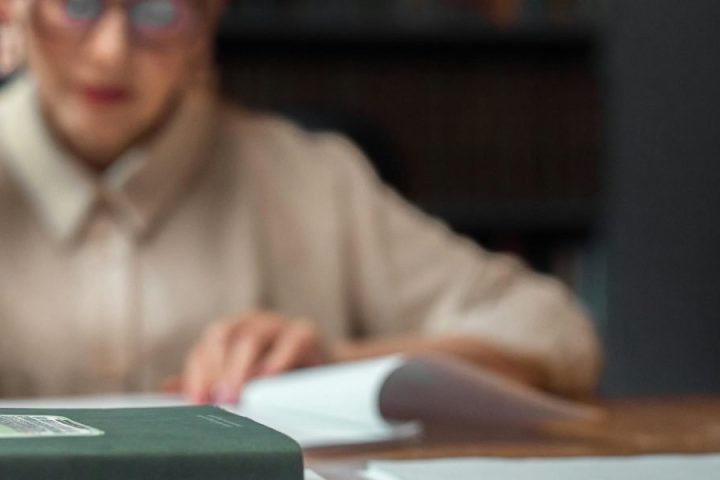 Rebecca Yarros Books A Reading Order Guide from Fourth Wing to Standalones